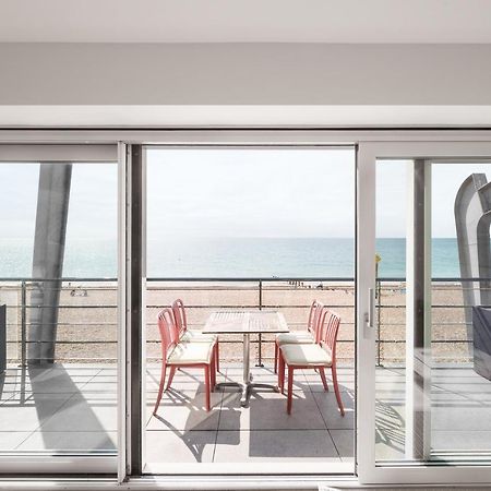 Lancing Beach Apartment. Exterior photo